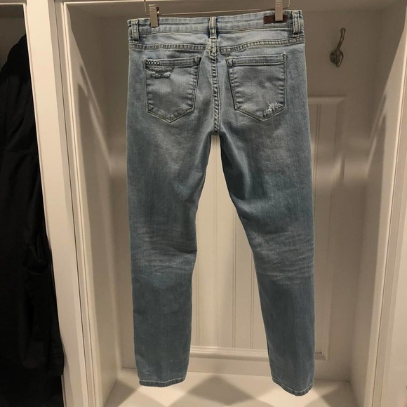 Blank NYC light blue distressed jeans! - Picture 3 of 4